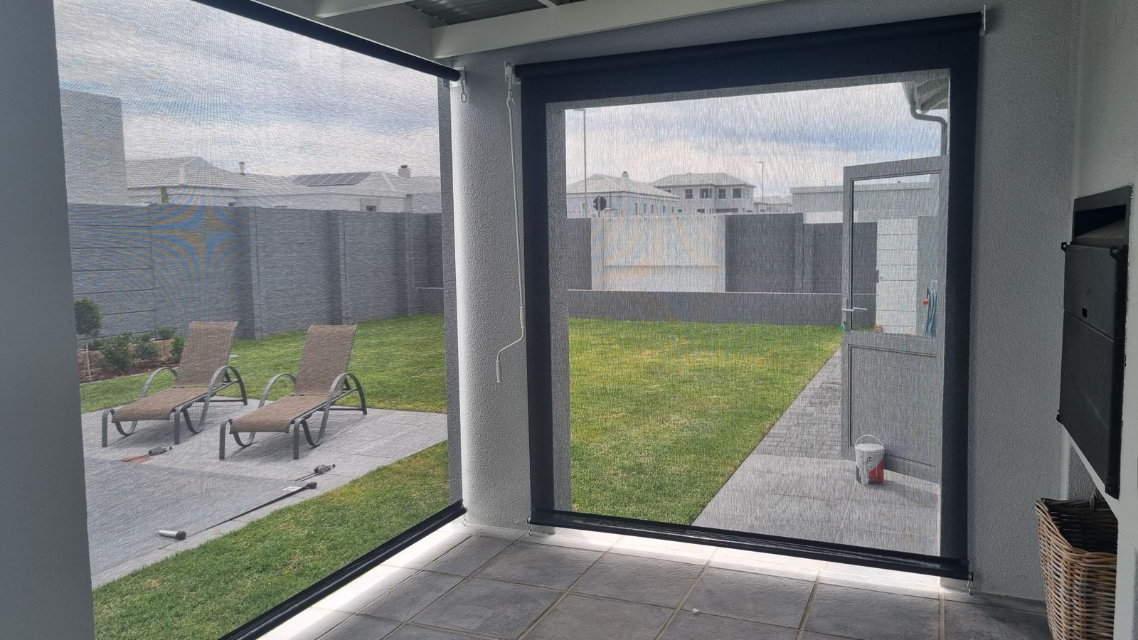 Courtyard screens looking onto the garden